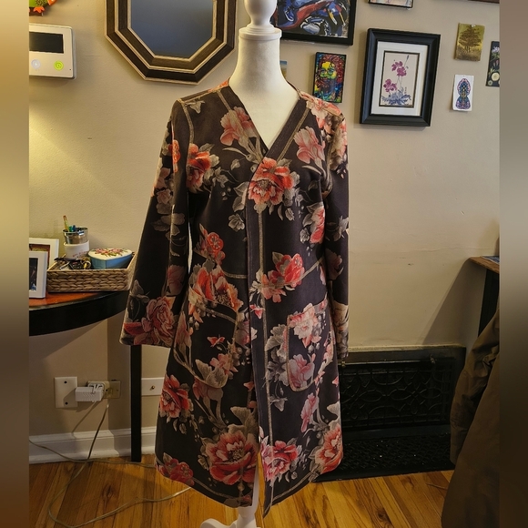 Solitaire Sweaters - Solitaire Multicolor Floral Patterned Soft Sweater/ Cover Up